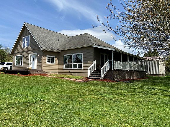 Front w/ covered  deck