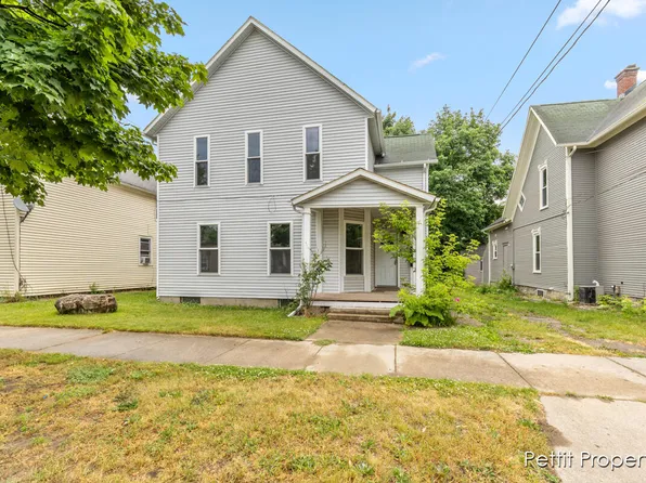 558 Fremont Ave NW, Grand Rapids, MI 49504