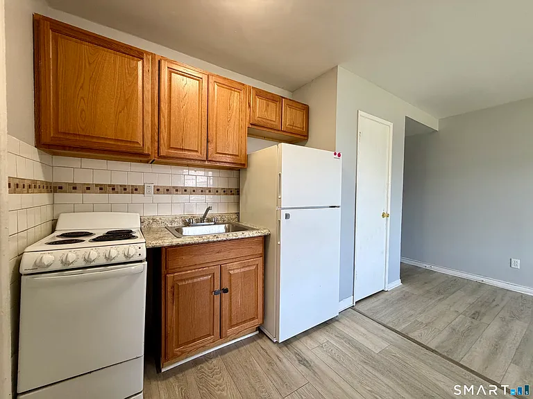 145 Cowles St #B7 — Photo 5