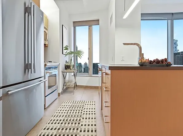 8 Spruce St, New York, NY