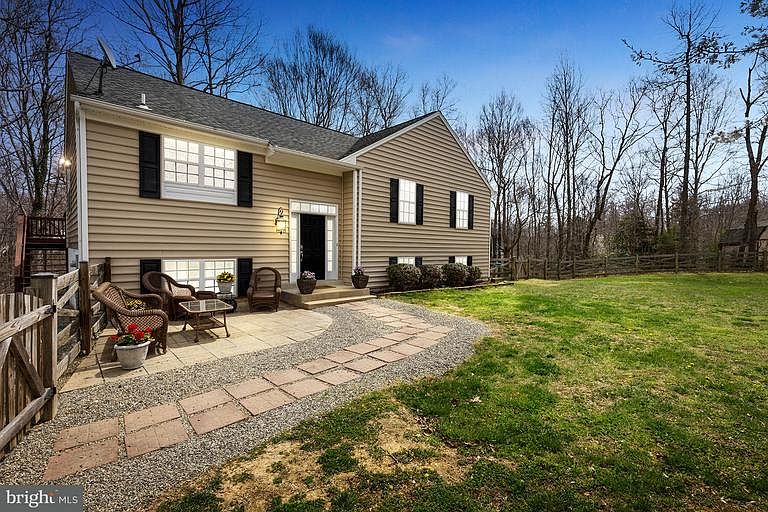 1st image of 27240 Farmington Ct