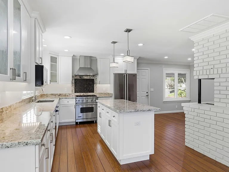 19397 Eric Dr — Photo 5