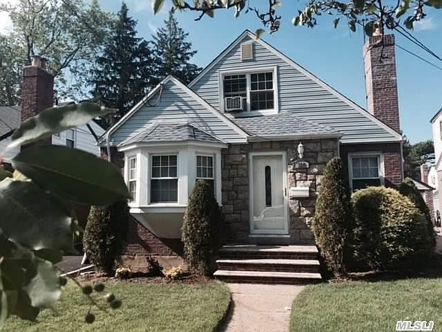 1st image of 320 Oakford St