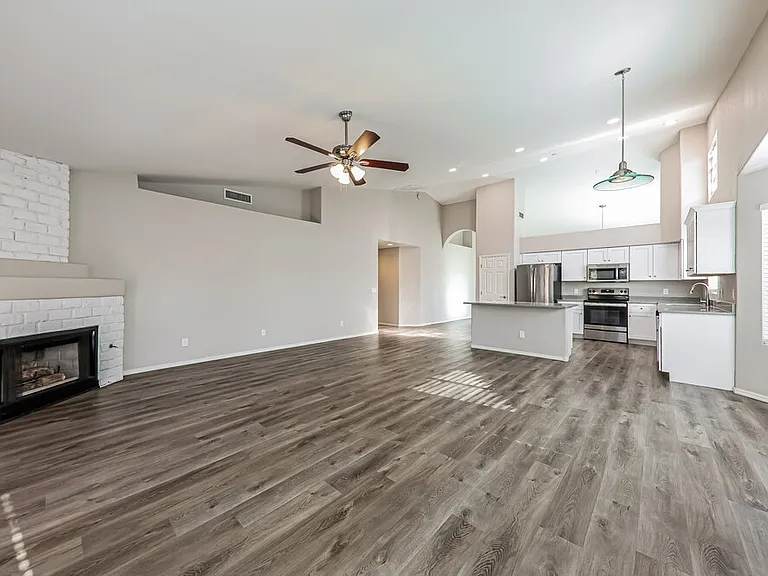 4317 W Electra Ln — Photo 7