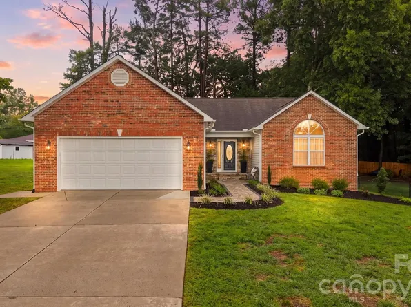 2556 23rd Street Dr NE, Hickory, NC 28601