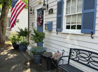 24 Summer St APT 2, Marblehead, MA 01945