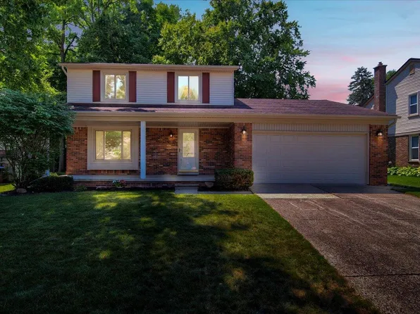 33899 Bretton Dr, Livonia, MI 48152