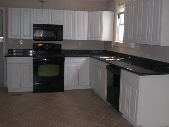 226 Wythe Pkwy Kitchen