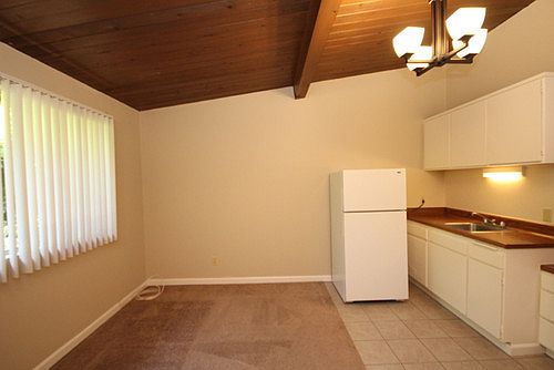 3rd image of 222 S Oak Knoll Ave APT 8