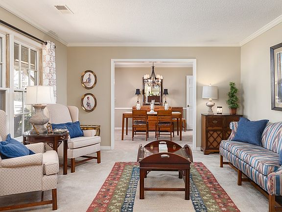 4th image of 242 Robinhood Dr