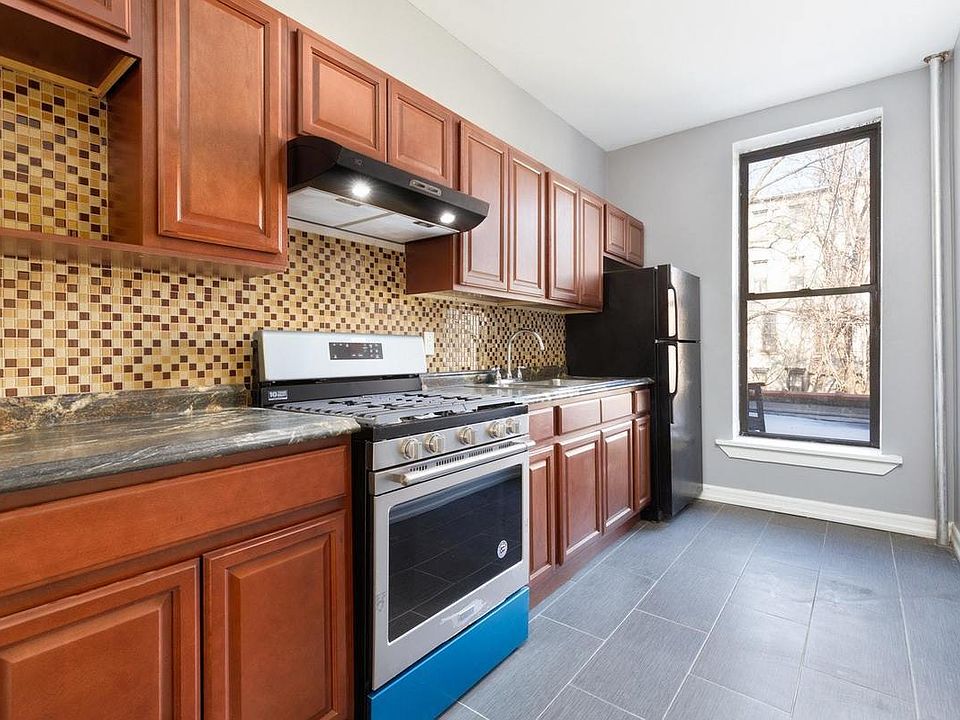 2nd image of 775 Greene Ave #1
