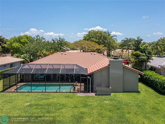5th image of 1045 NW 108th Ln