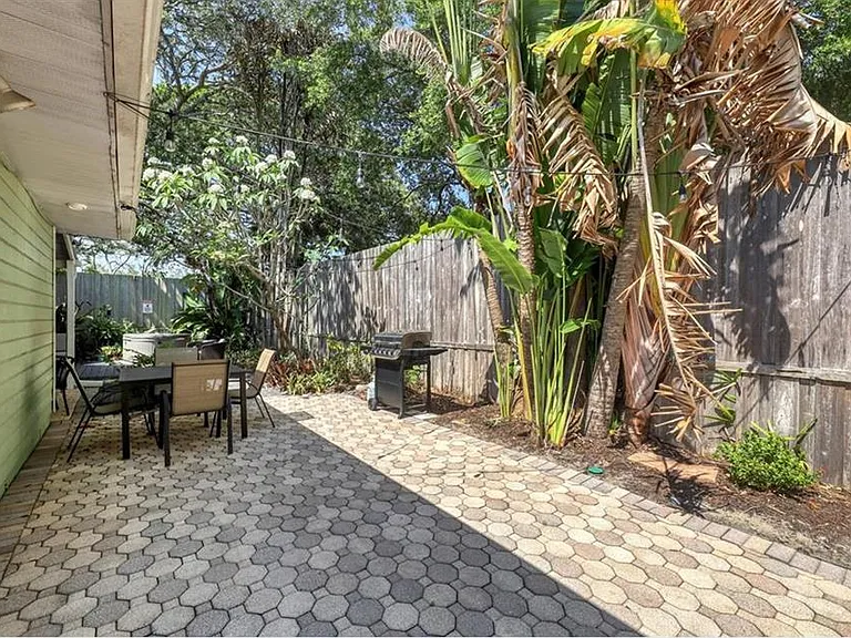3521 Almeria Ave — Photo 22