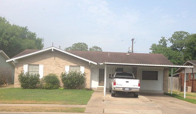 1st image of 4603 Dahlia Ln