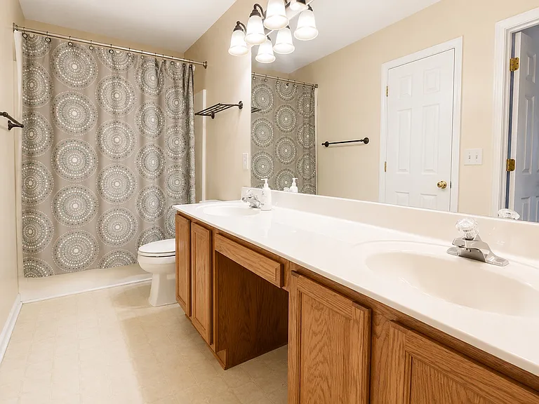 7122 Bidford Ct — Photo 3