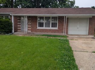 2000 Saint Stephen Dr, Florissant, MO 63033