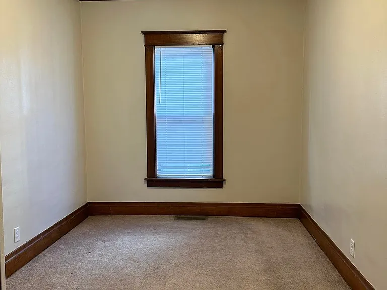306 E Nuckols St #1 — Photo 4