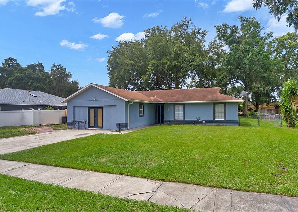 1st image of 906 English Oaks Ct