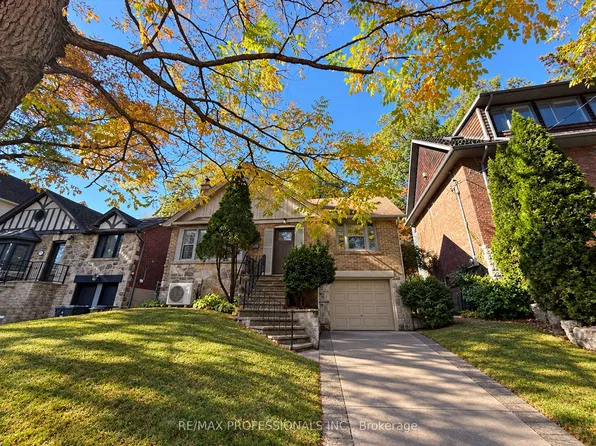 82 Ellis Park Rd, Toronto, ON M6S 2V5