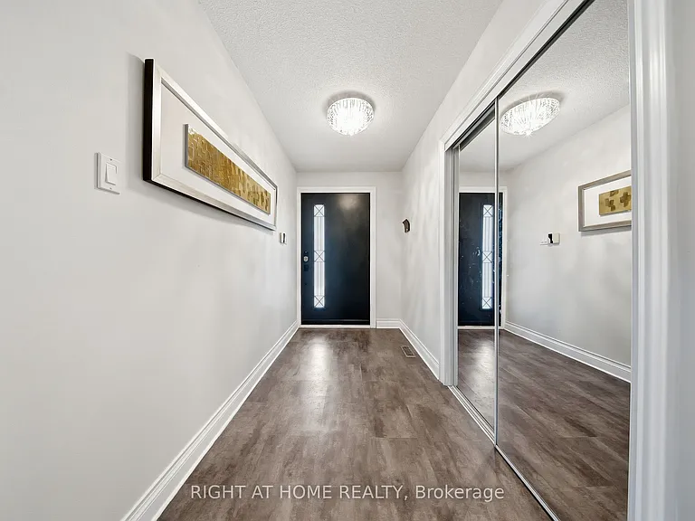 29 Sunforest Dr — Photo 8
