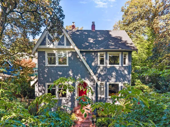 2527 W 37th Ave, Vancouver, BC V6N 2T3