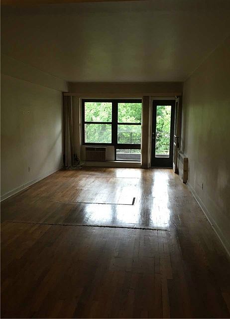 1st image of 15 Hill Park Ave APT 3K