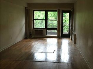 15 Hill Park Ave APT 3K, Great Neck, NY 11021