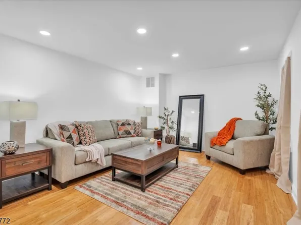 348 Silk St, Lawnside Boro, NJ 08045