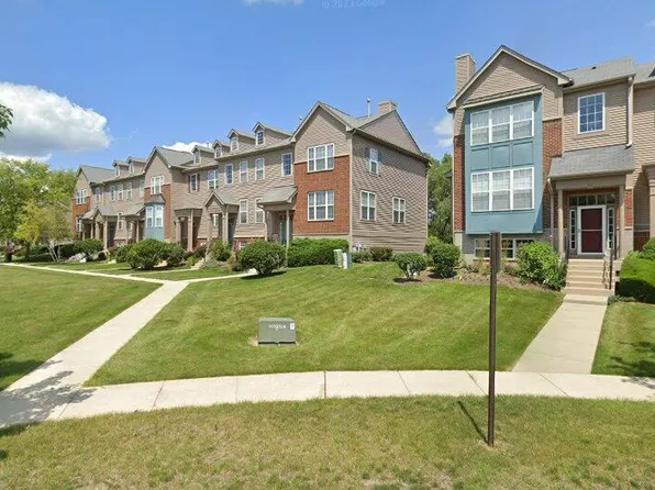 64 Village Station Ln, Grayslake, IL 60030