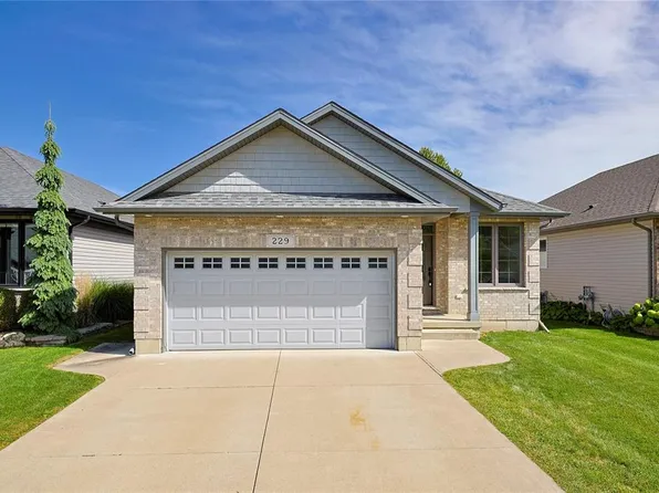 229 Meadowlark Ln, Sarnia, ON N7S 0B7