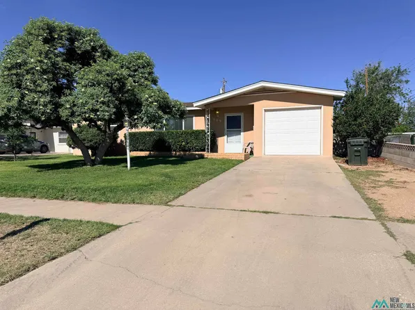 909 Solana Rd, Carlsbad, NM 88220