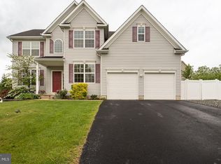 106 Lawrence Dr, Gilbertsville, PA 19525