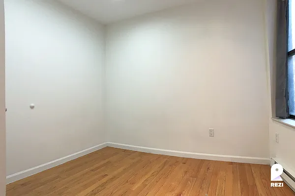 Rented by REZI | media 38