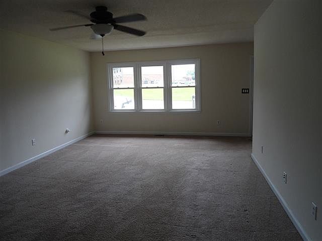 2nd image of 39 E Doris Ave