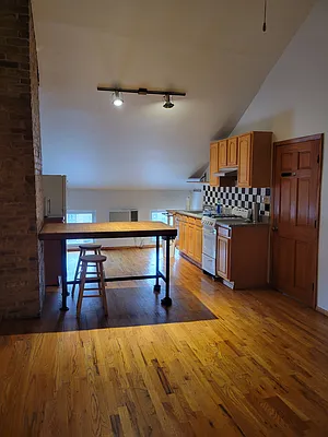 Rented by MCR Realty | media 14