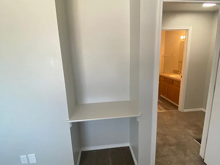 1207 S Ivy St — Photo 39