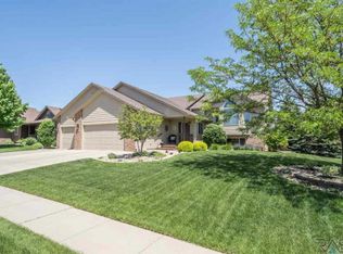 3428 S Saguaro Ave, Sioux Falls, SD 57110
