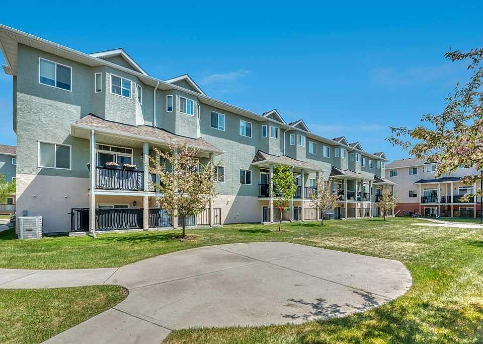 1st image of 318 E Strathcona Cir