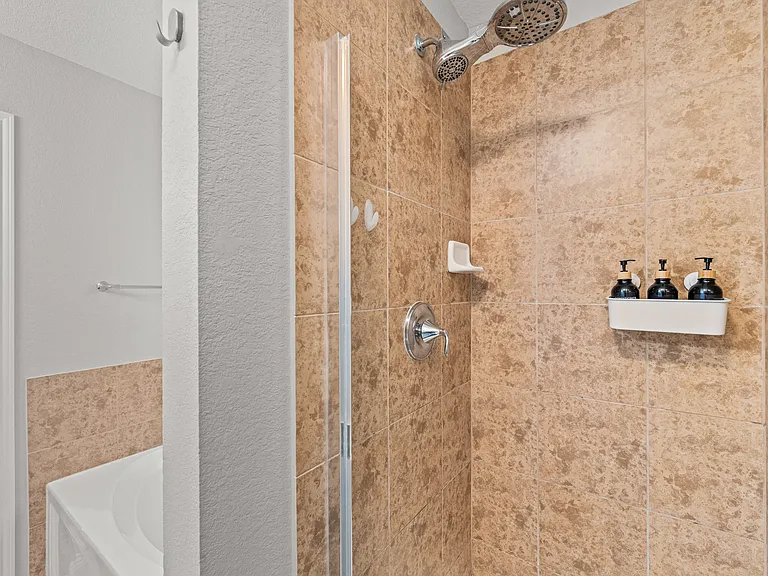 9412 Caliente Dr — Photo 30