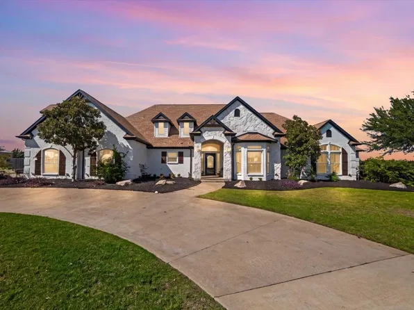 2811 Timber Rock Ln, Midlothian, TX 76065