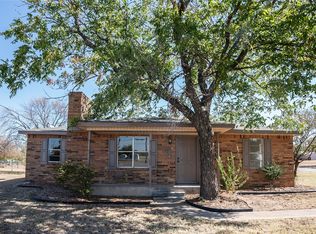 1226 Clay St, Nocona, TX 76255