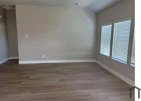 5 bed, 2749 sqft, $4,000 — Photo 3