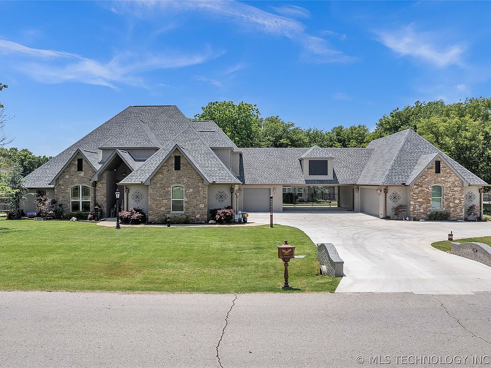 1st image of 18808 E Crooked Oak Dr