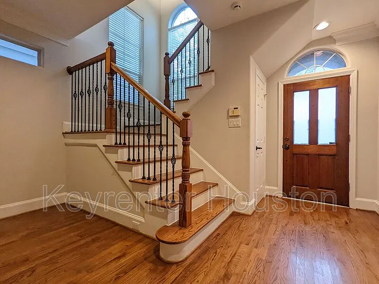 5130 Scotland St — Photo 16