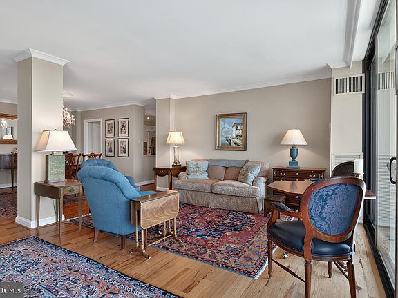 5th image of 400 Madison St APT 1802