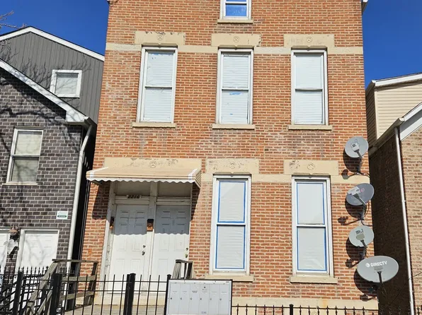 2216 W 21st Pl, Chicago, IL