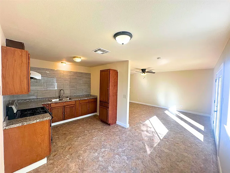2525 Dovemeadow Dr — Photo 6