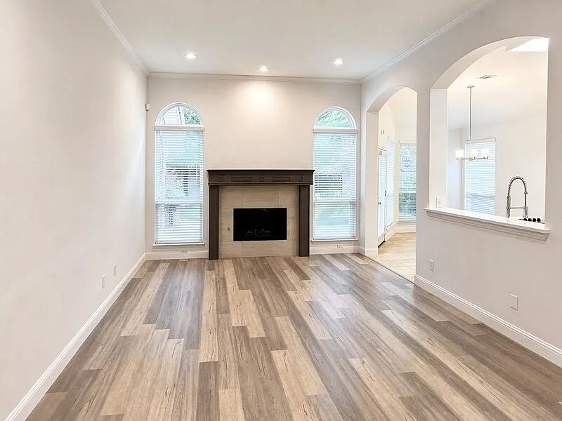 3 bed, 2.0 bath, 1909 sqft, $3,550 — Photo 3