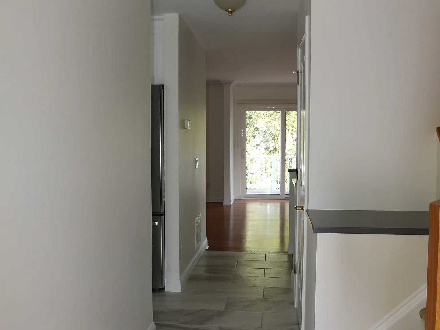 3 bed, 3.5 bath, 2900 sqft, $7,000 — Photo 2