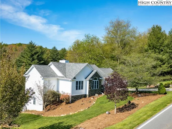 2206 Memorial Park Drive, Sparta, NC 28675